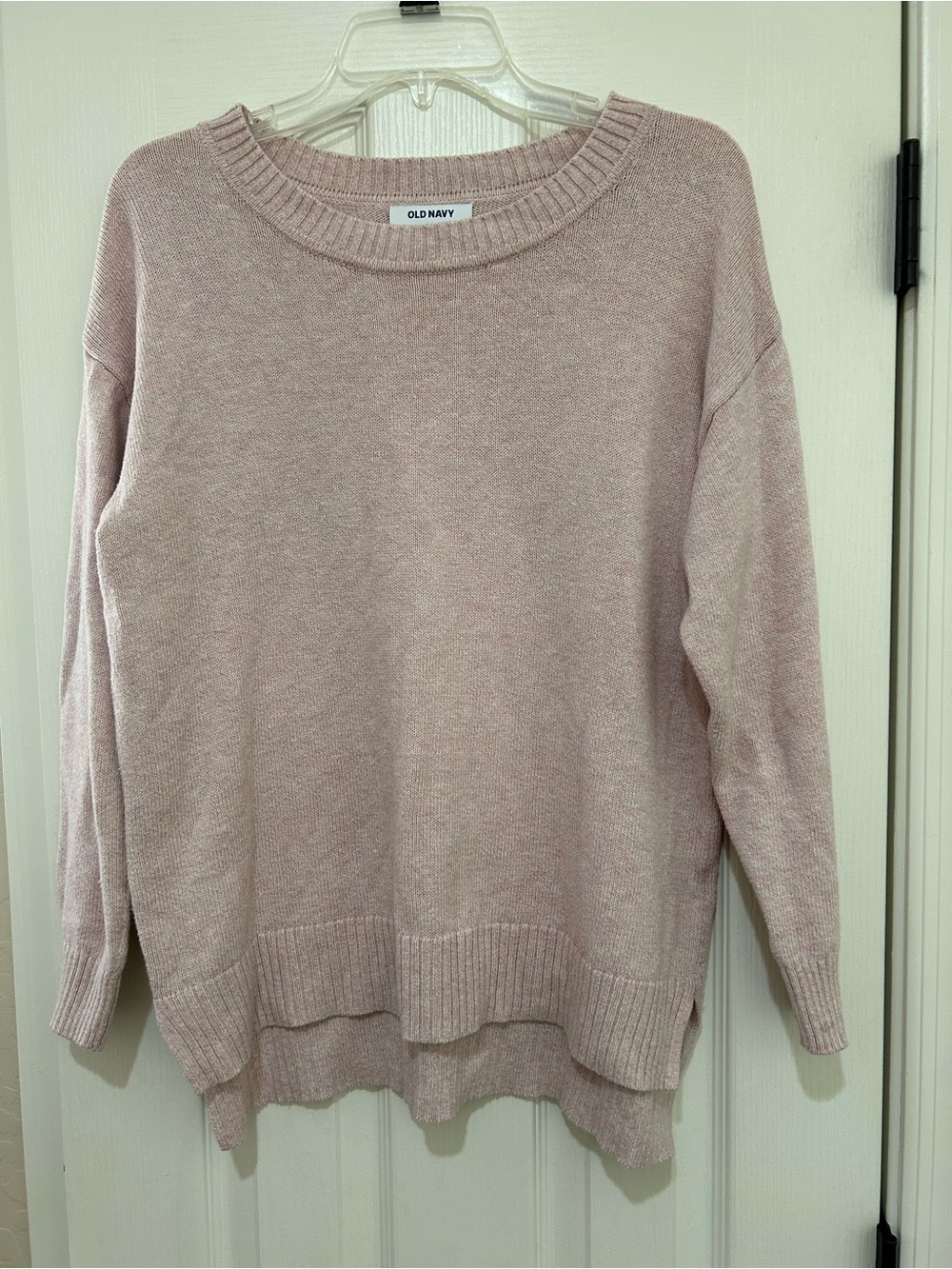 Old Navy Lightweight Scoop-Neck Sweater in Dusty Pink